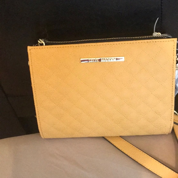 Steve Madden Quilted Wallet on String - Picture 5 of 6